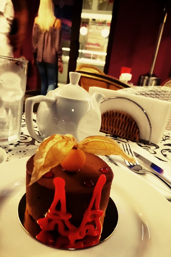 "Paris".... :)