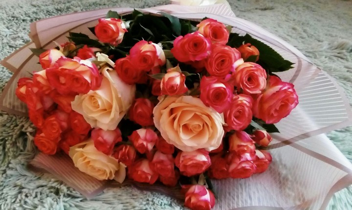 a bouquet of roses