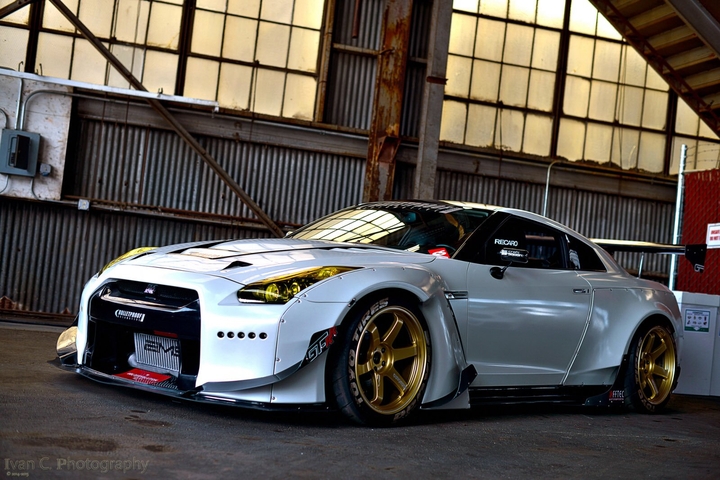 Nisan GTR