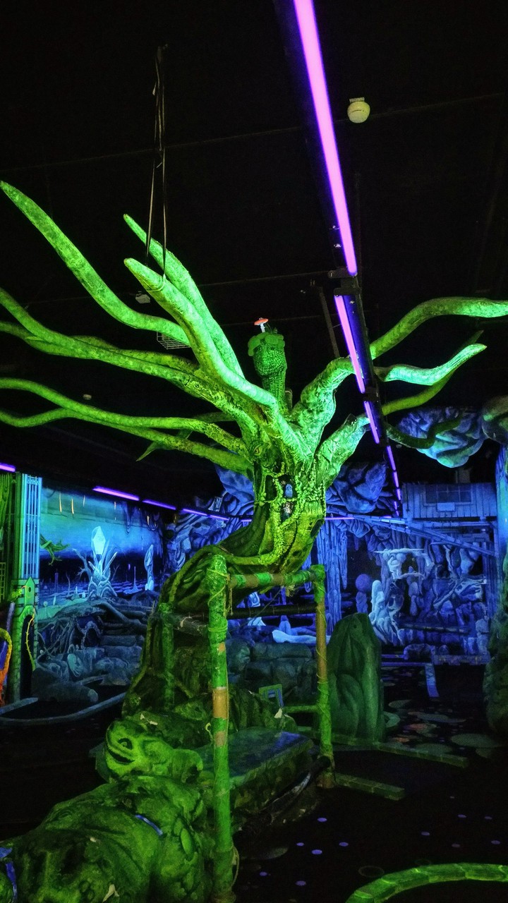 Schwarzlicht Minigolf Berlin