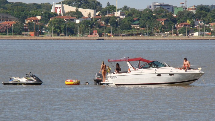 En el río