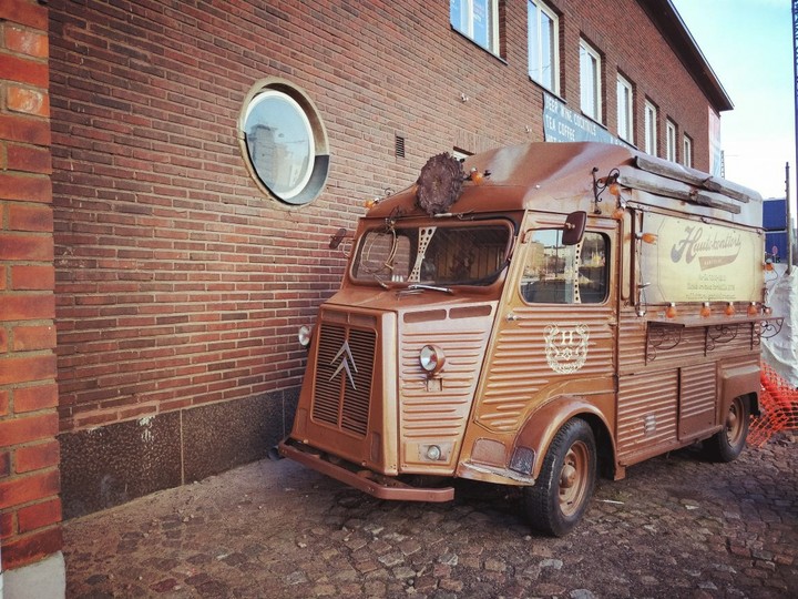 the chocolatey bus.
