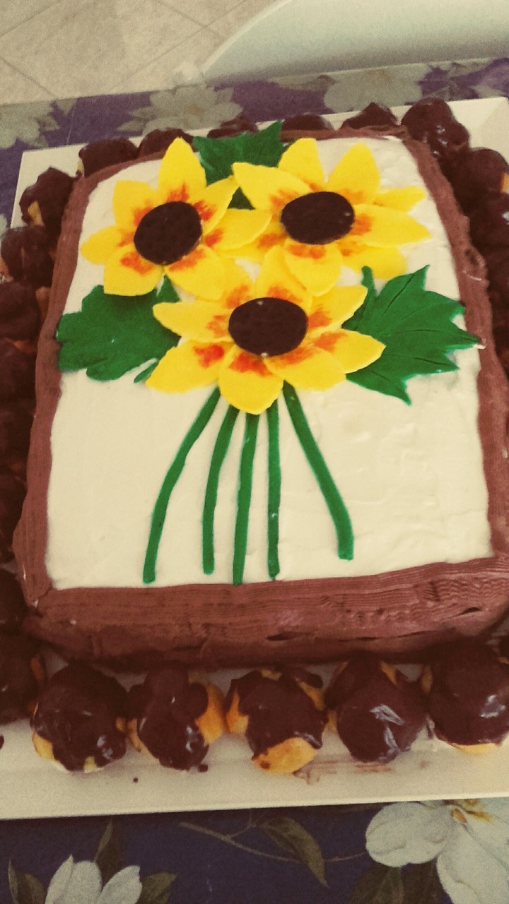 sunflower cake
