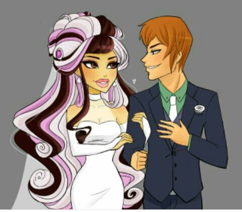 Duchess Swan and Sparrow Hood