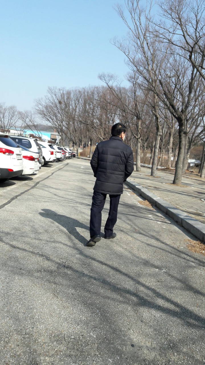 뒷모습