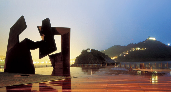 Majestic sculpture