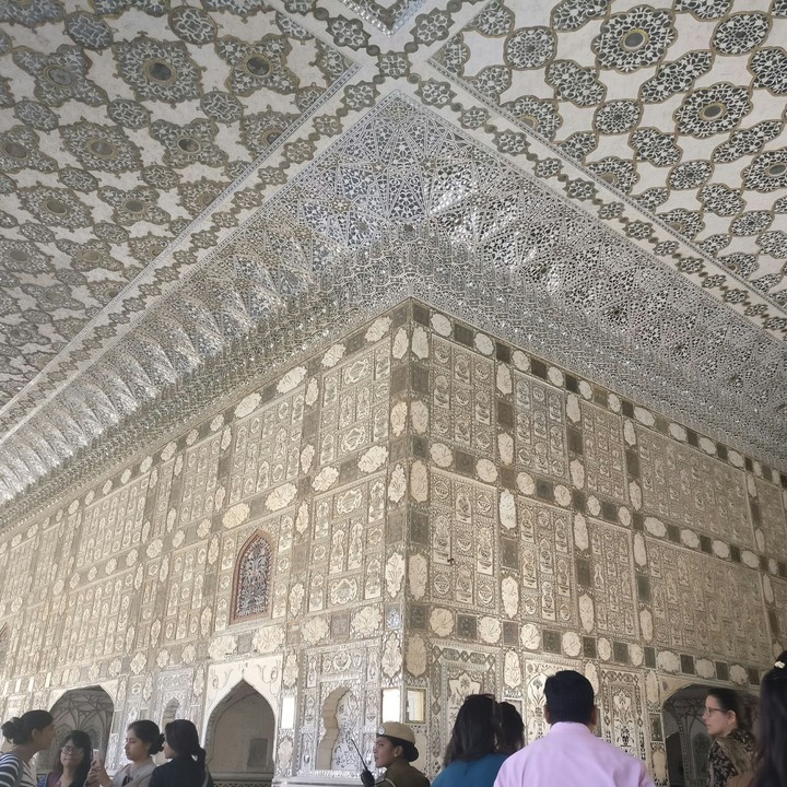 palace of mirror