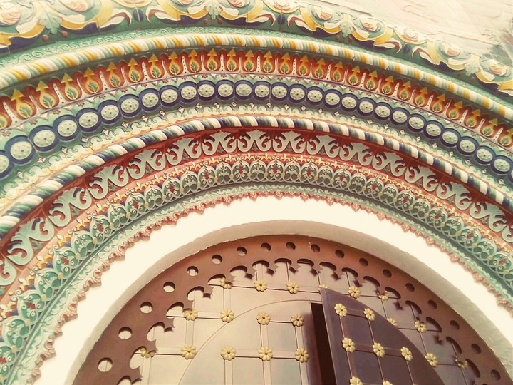 ⛪