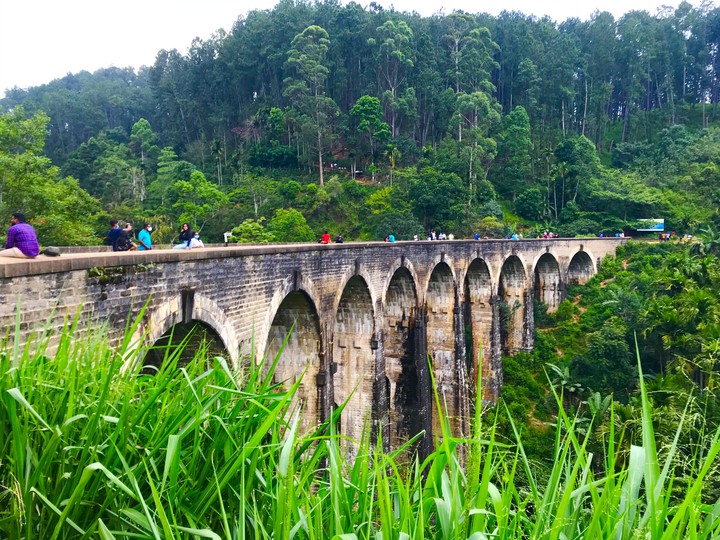 Nine Arches Bridge  ( Sri Lanka )
