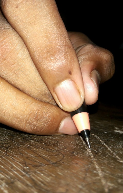 finger & pen