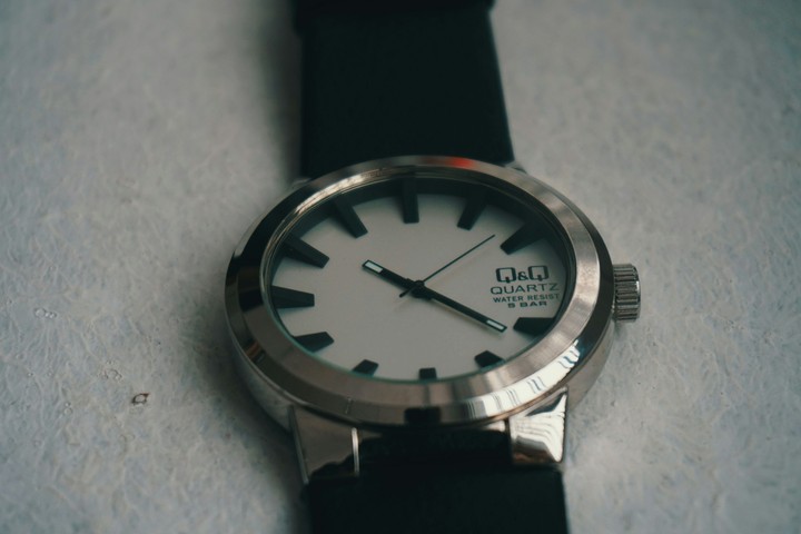 simple watch Q&Q