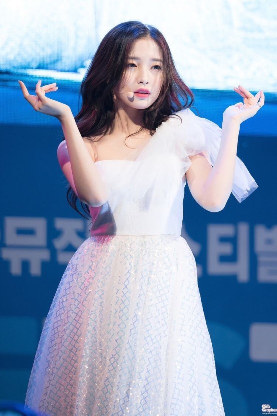 Korean singer Oh My Girl