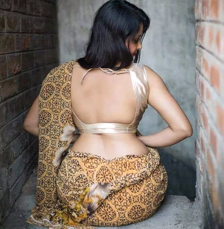 peticot  young lady back side