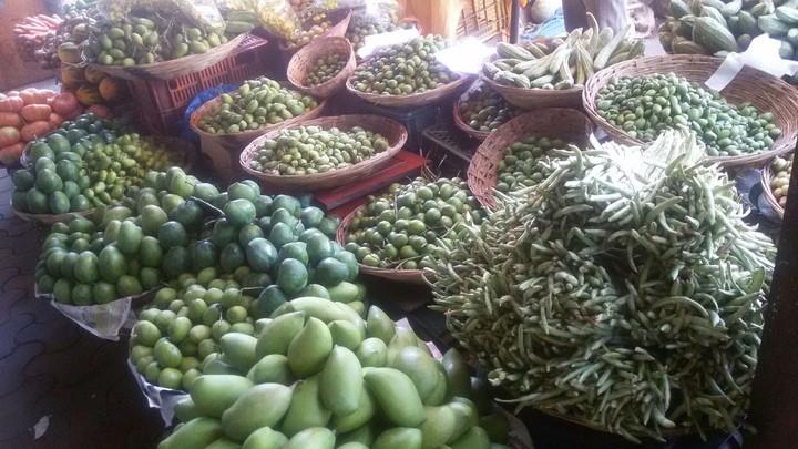 Different varieties of Mangoes!