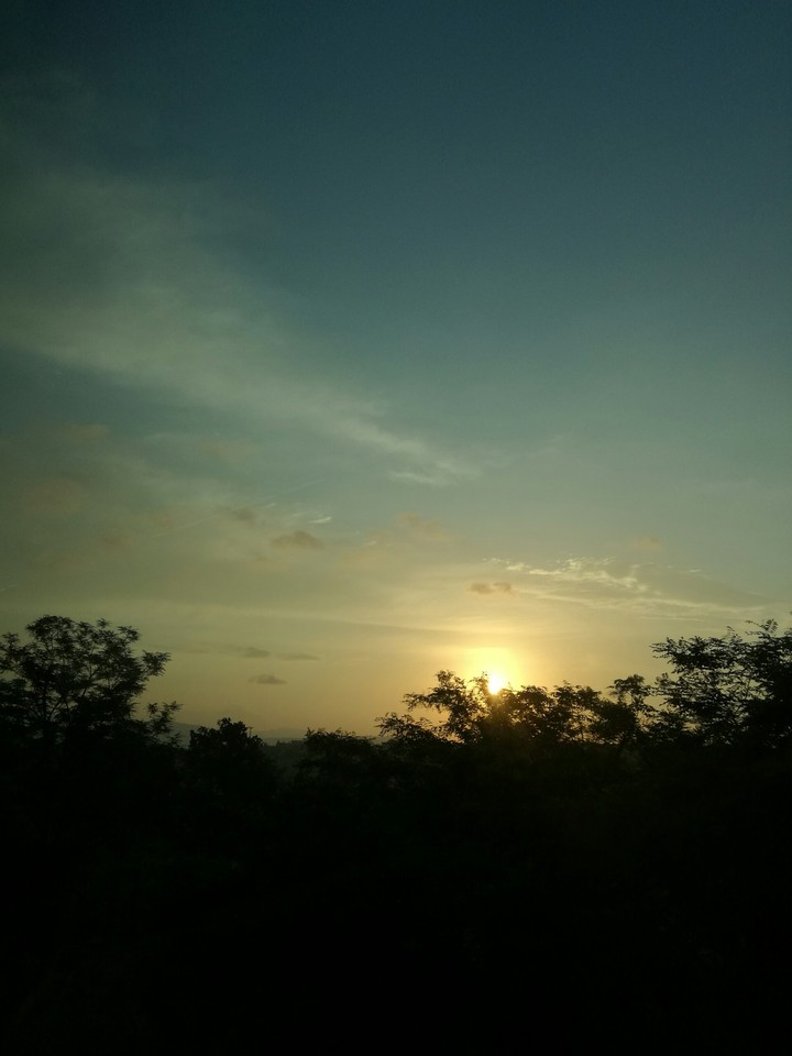 le prime luci dell'alba