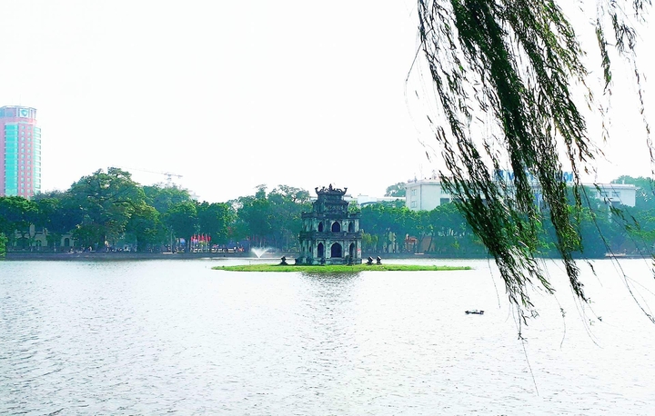 Hoan Kiem Lake