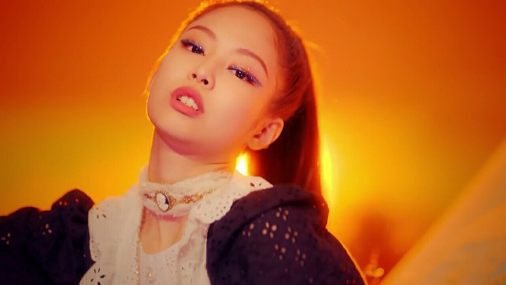 JENNIE