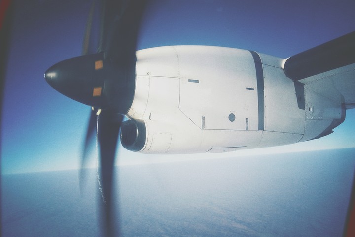 dash 8
