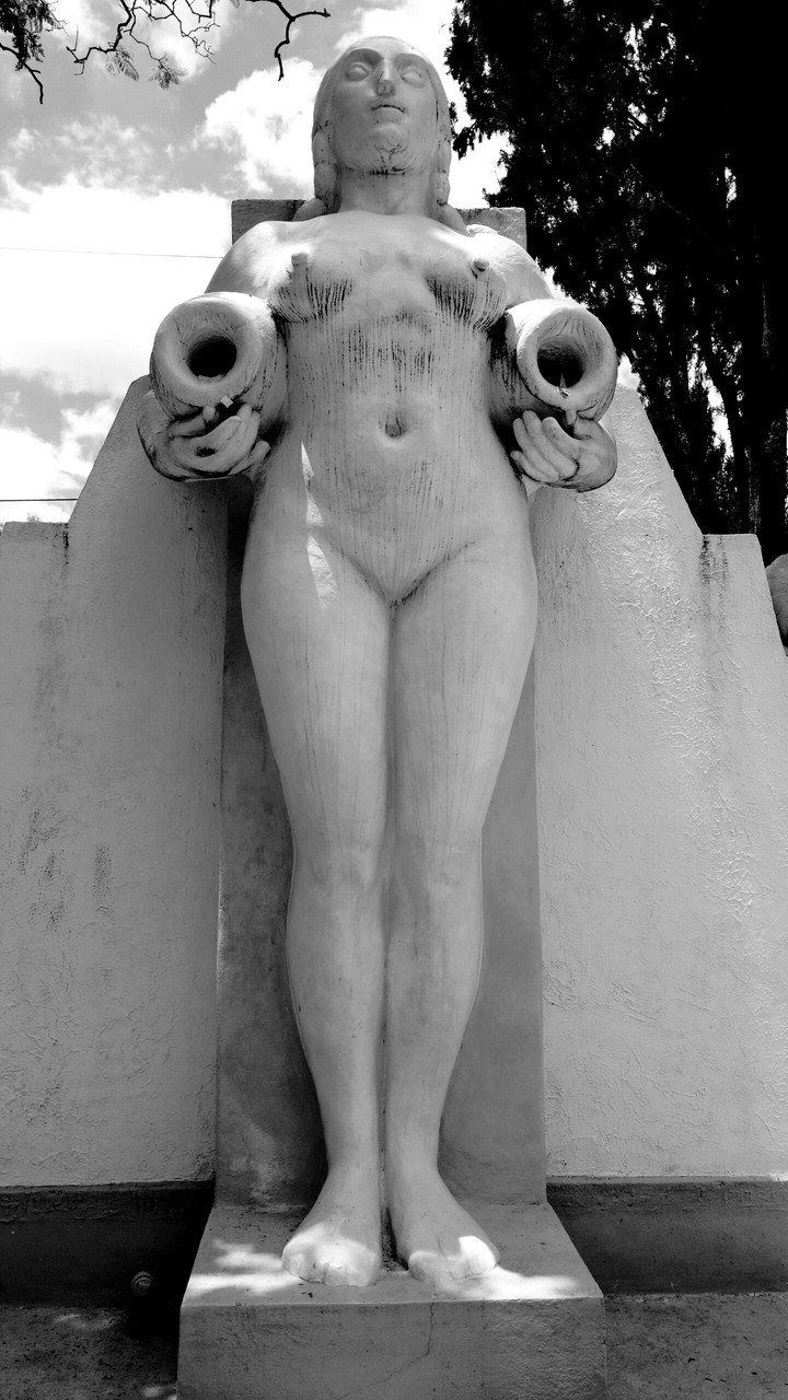 mujer blanca, mujer negra.