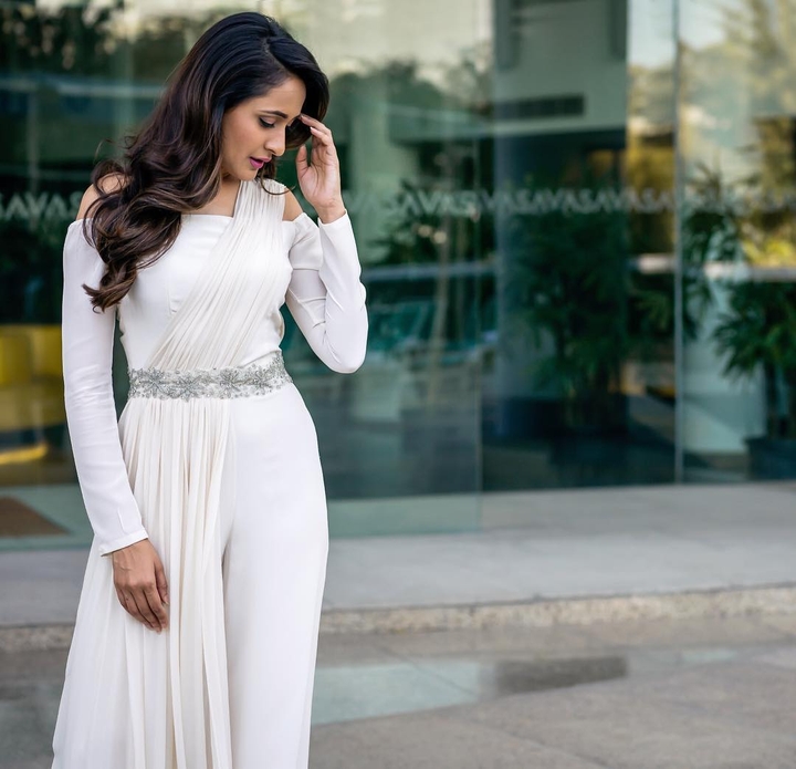 pragya jaiswal