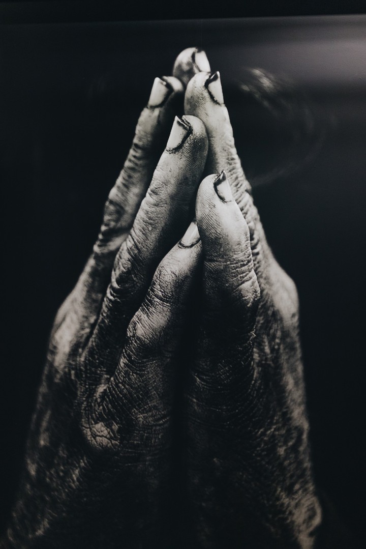 PRAY & HELP