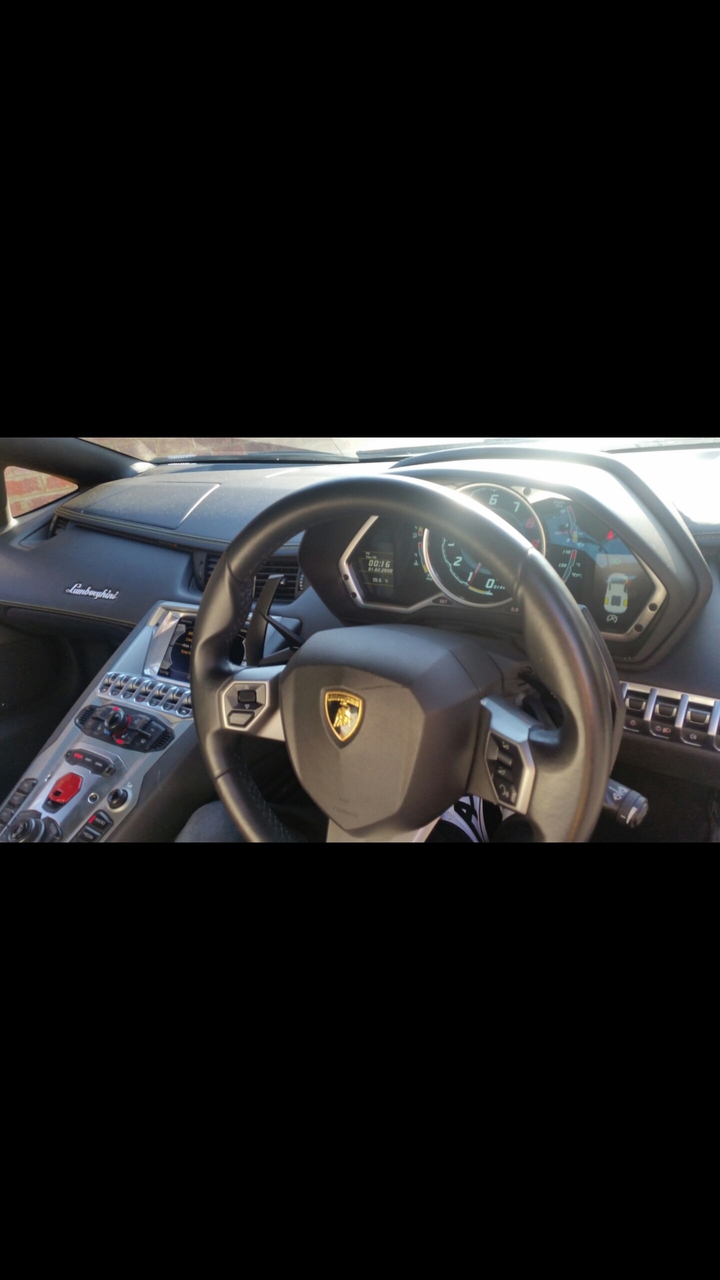 Lamborghini Aventador Interior