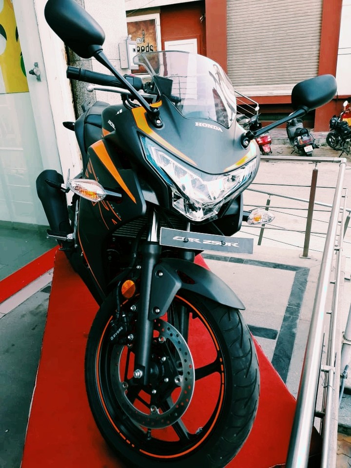 CBR250R