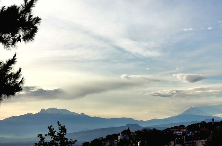 Iztaccihuatl y Popocatépetl