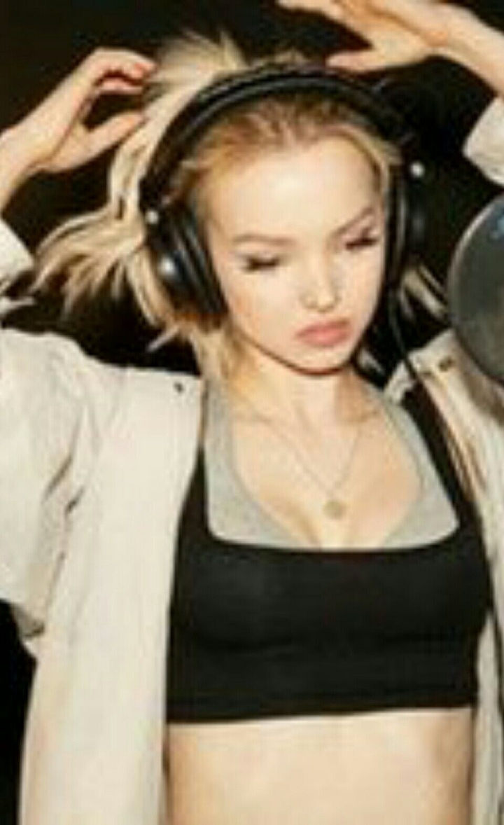 Dove Cameron