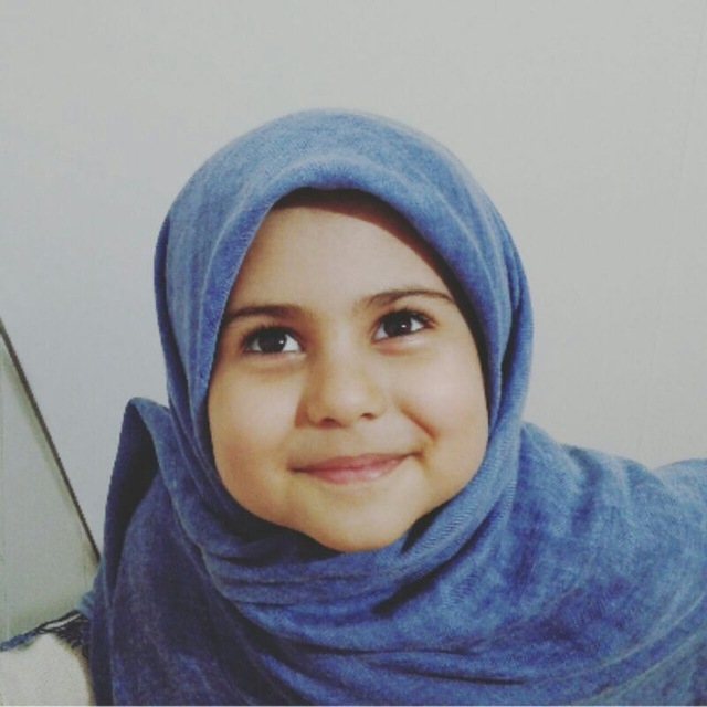 لختی بخند ؛لبخند گل زیباست...