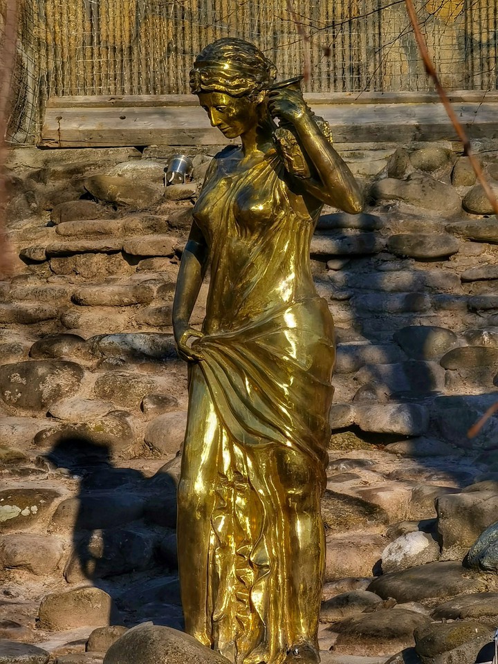 Statue