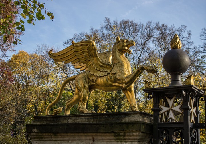 Bronze Statur