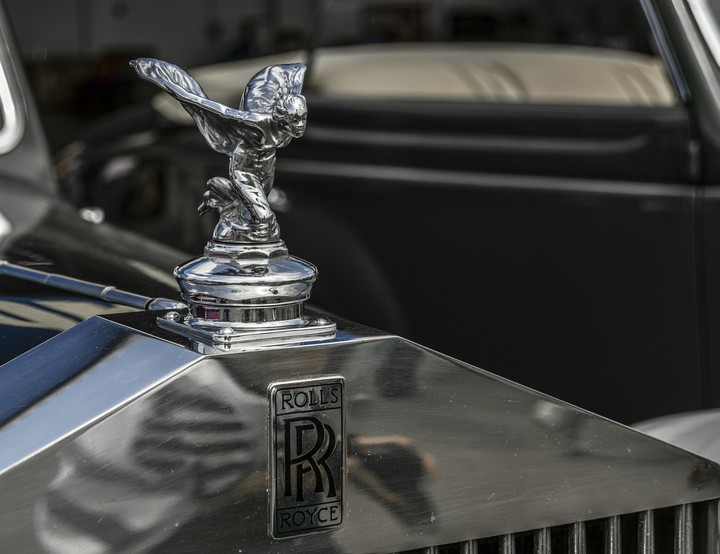 Rolls Royce old car emblem