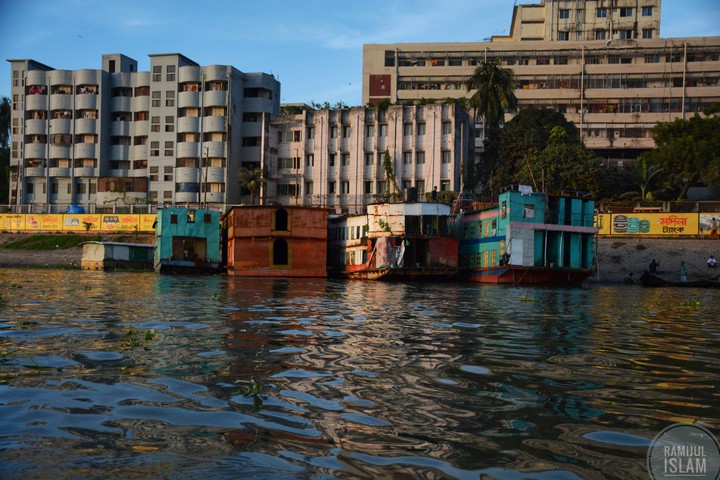 Floating hotel