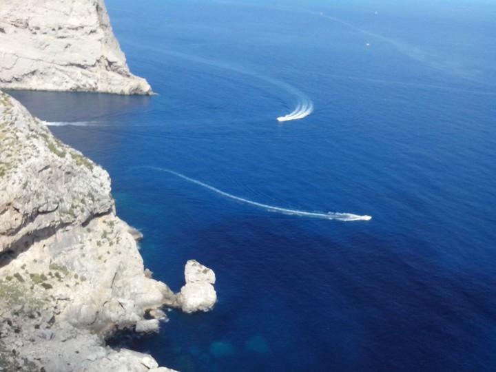 Two boats in the sea ;)