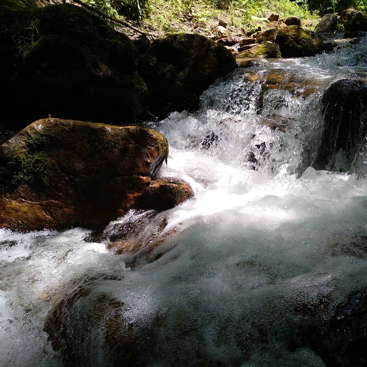 вода