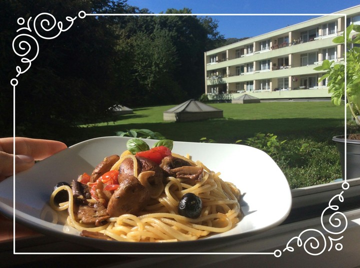 Spaghetti with mushrooms