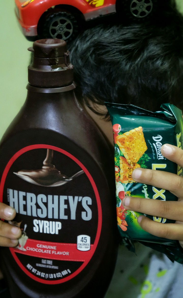 biscuits and chocolate syrup for MuMu..:)))))))