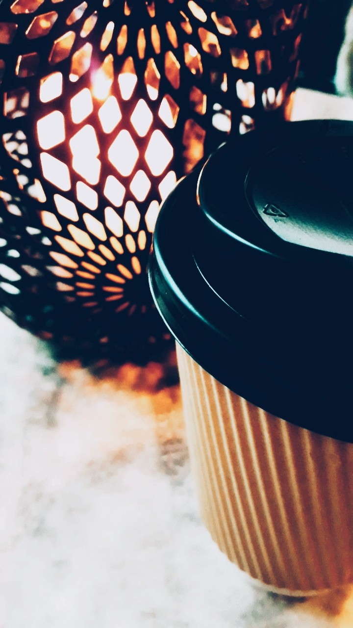 When I was siting in a cafe...