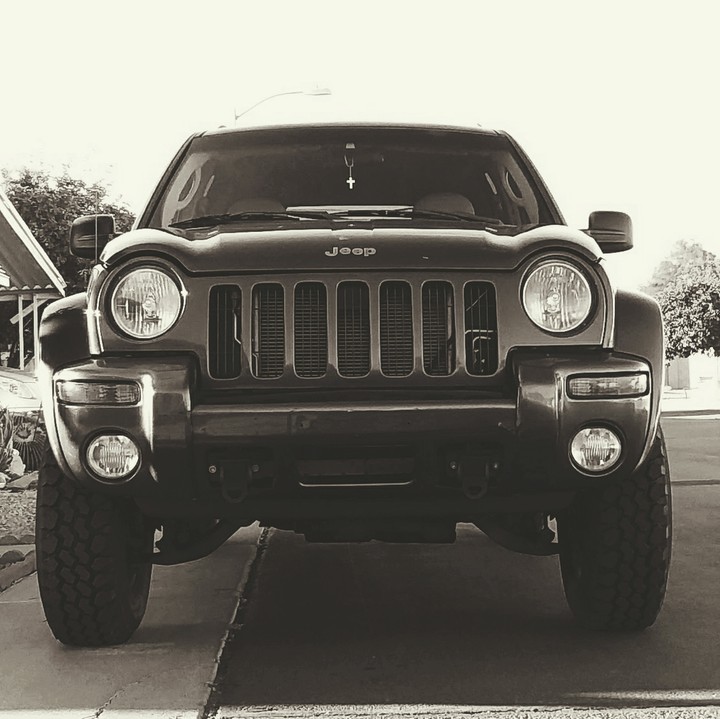 lifted jeep liberty