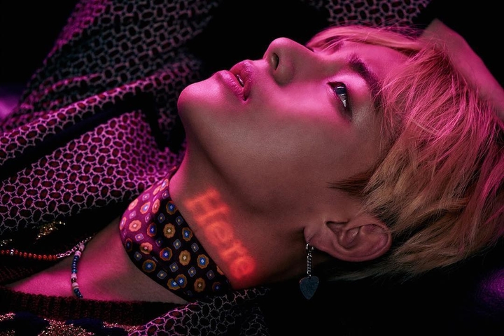 V