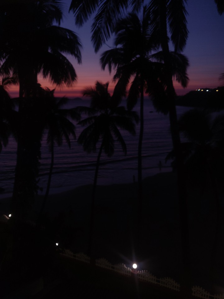 Sunday Sundowner