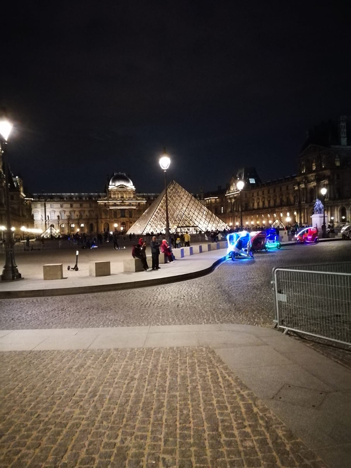 #Louvre