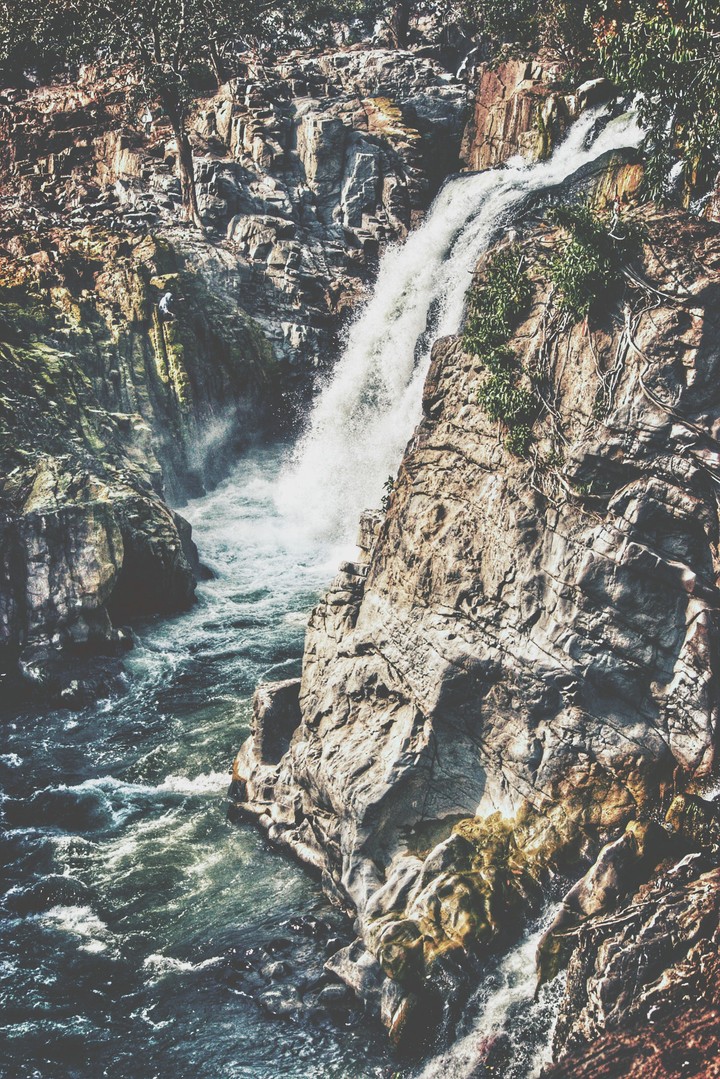 Hogenakkal Waterfall
