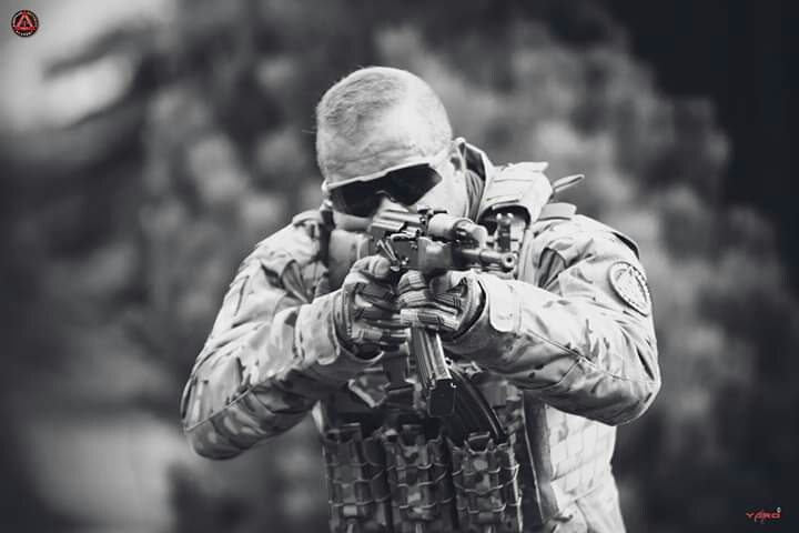 E.S A.