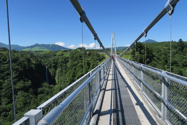 Suspension bridge
