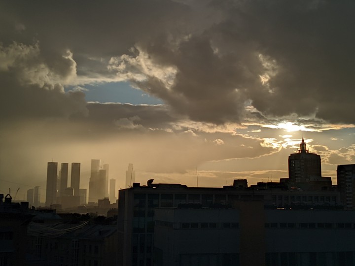 закат и Москва Сити