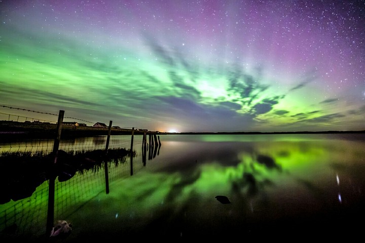 l'aurora sul lago