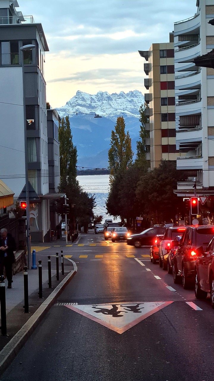 Montreux road