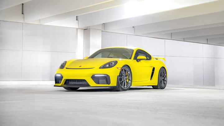Porsche 718 Cayman GT4